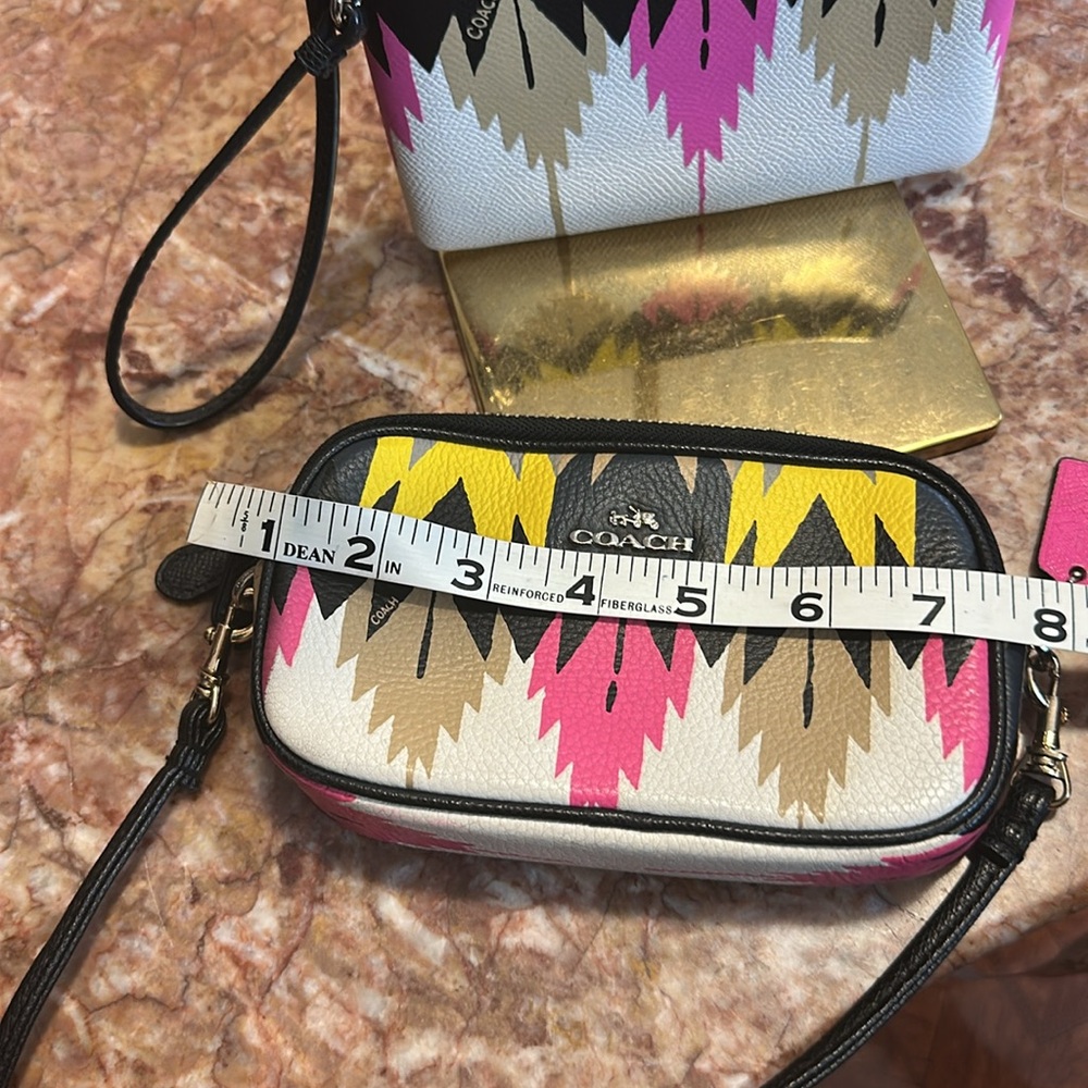 Coach tribal shoulder bag w/matching wristlet - Picture 15 of 17